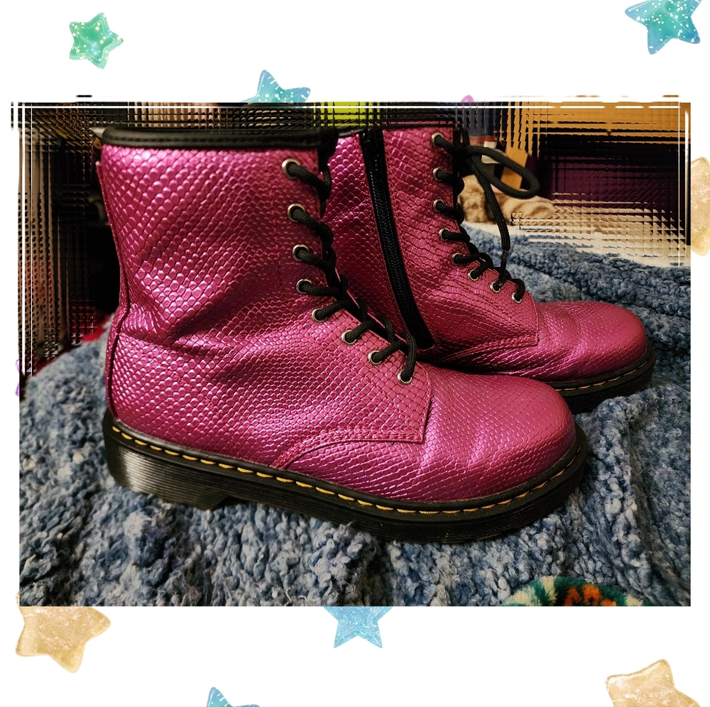 Fuchsia Dr Martens 1460s